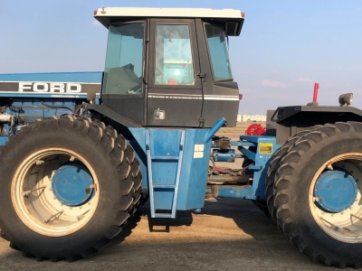 1991 Ford Versatile Tractor 