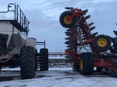 2014 Bourgault 3320 76\' HF Paralink Drill with 7950 TBH Tank