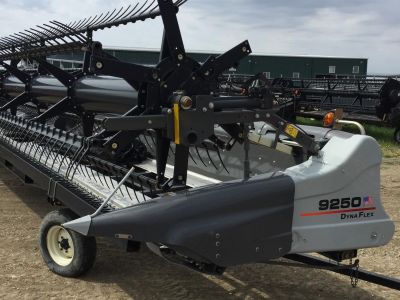 2014 Gleaner 9250 40ft DynaFlex Combine Header