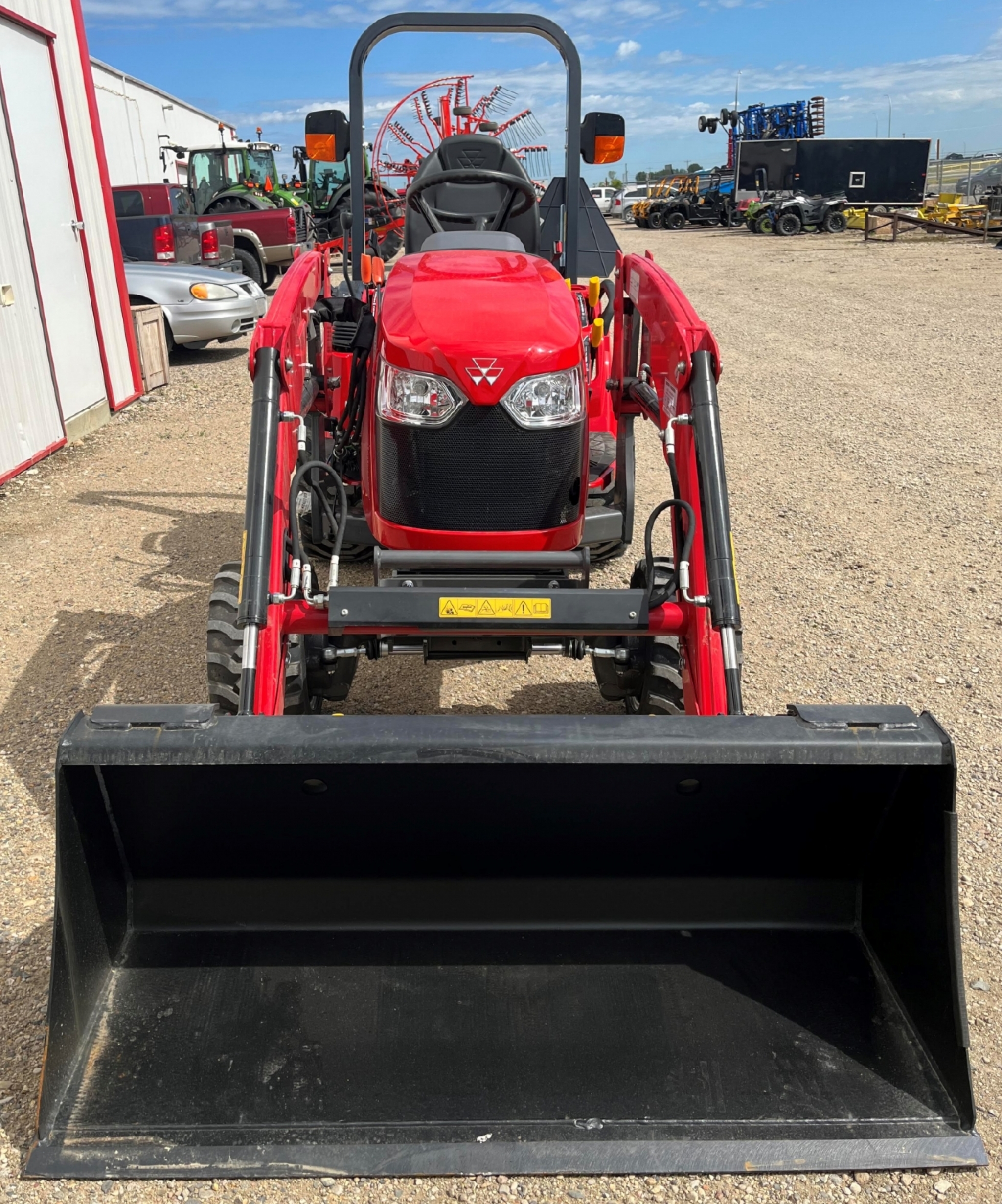 2023 Massey Ferguson 1723e Tractor 