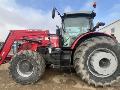 2017 Massey Ferguson 8727 Tractor: 4879 Hours
