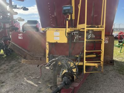 Supreme 1200T Twin Screw Vertical Mixer