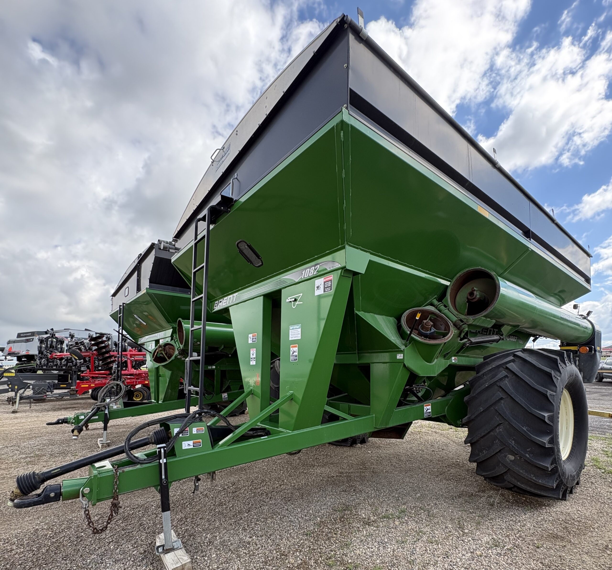 2009 Brent 1082 Grain Cart