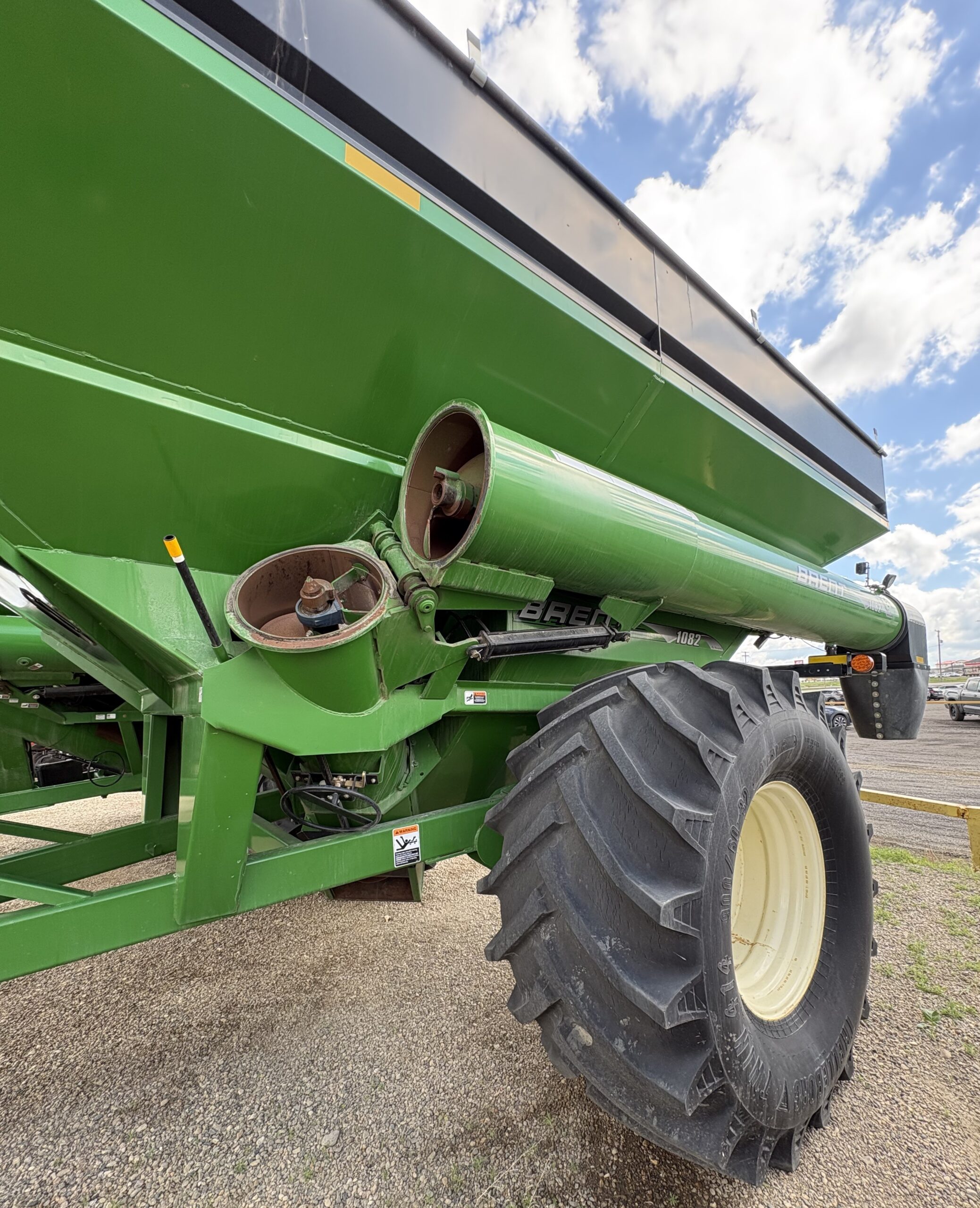 2009 Brent 1082 Grain Cart