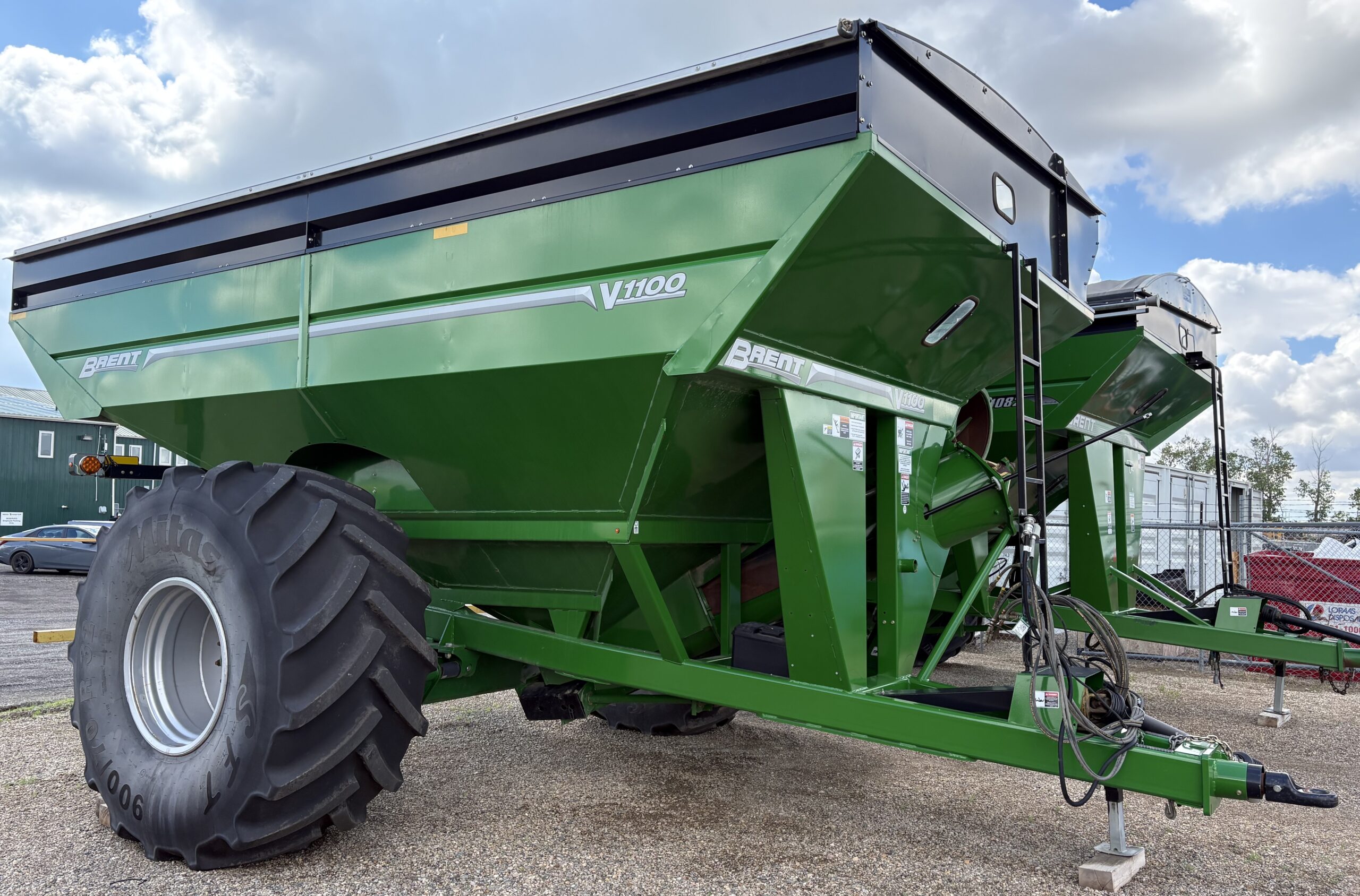 Brent V1100 Grain Cart