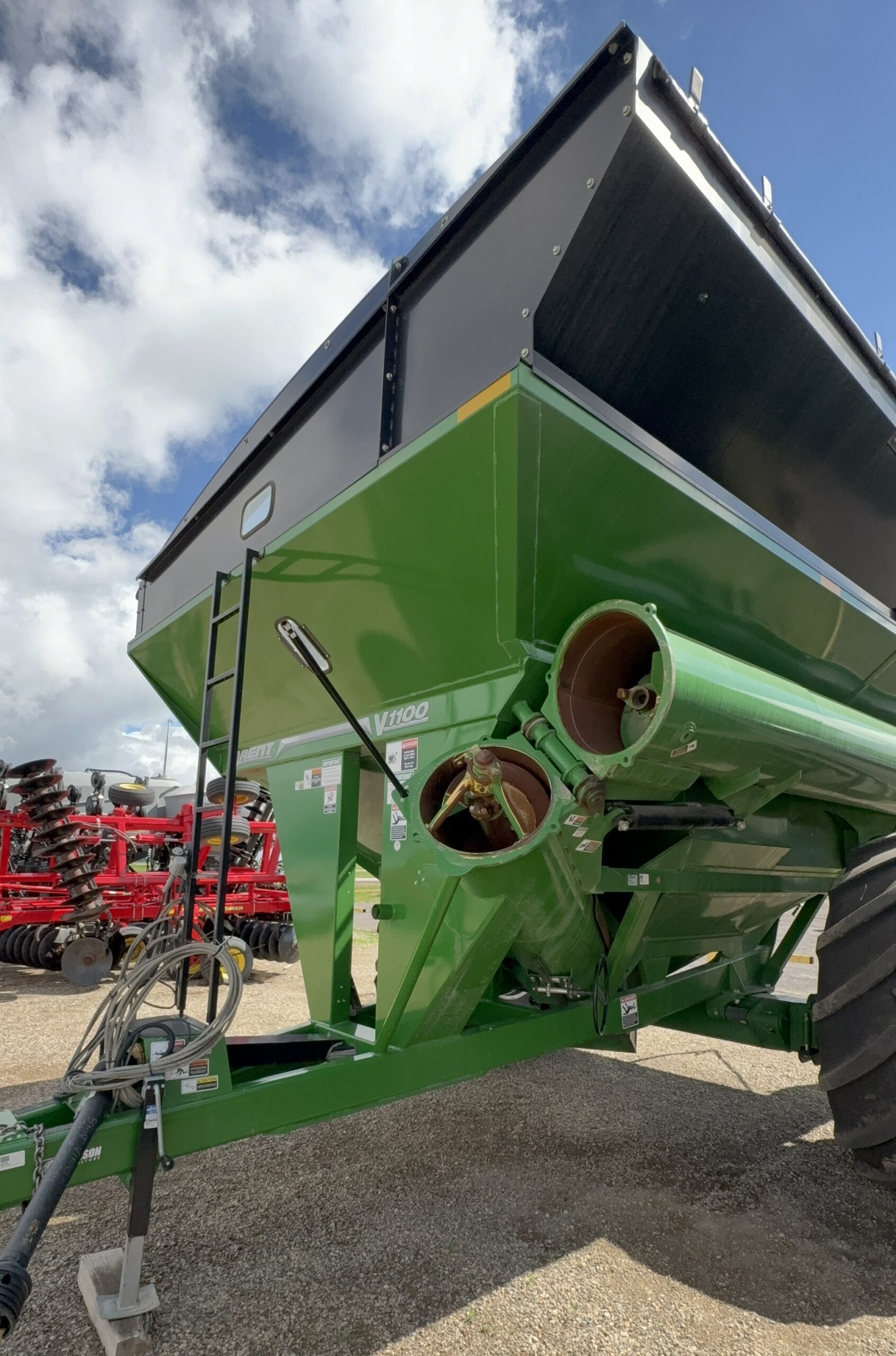 Brent V1100 Grain Cart