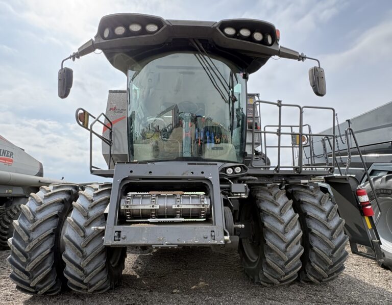 2023 Gleaner S98 Combine