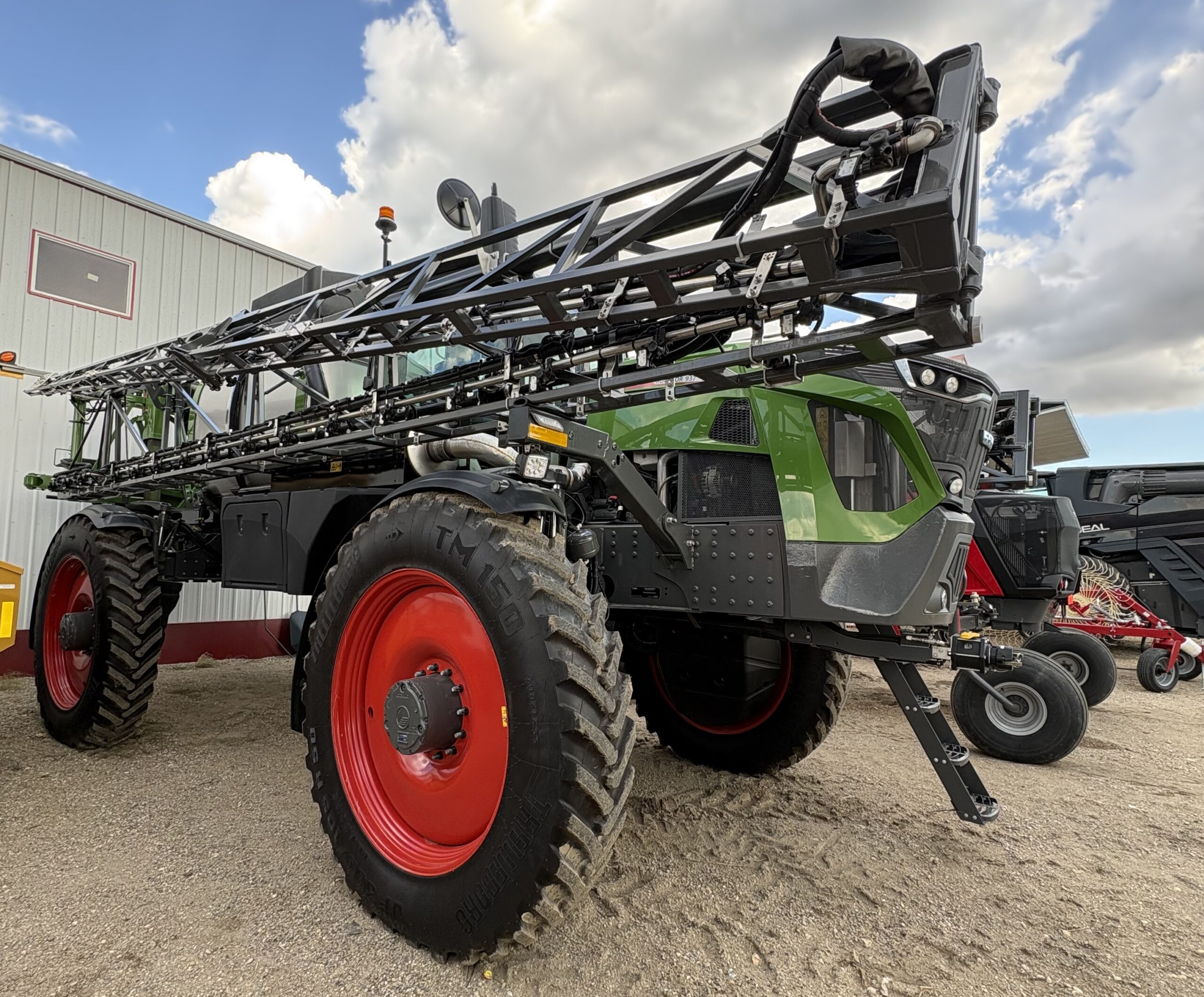 2025 Fendt RoGator 937 Sprayer