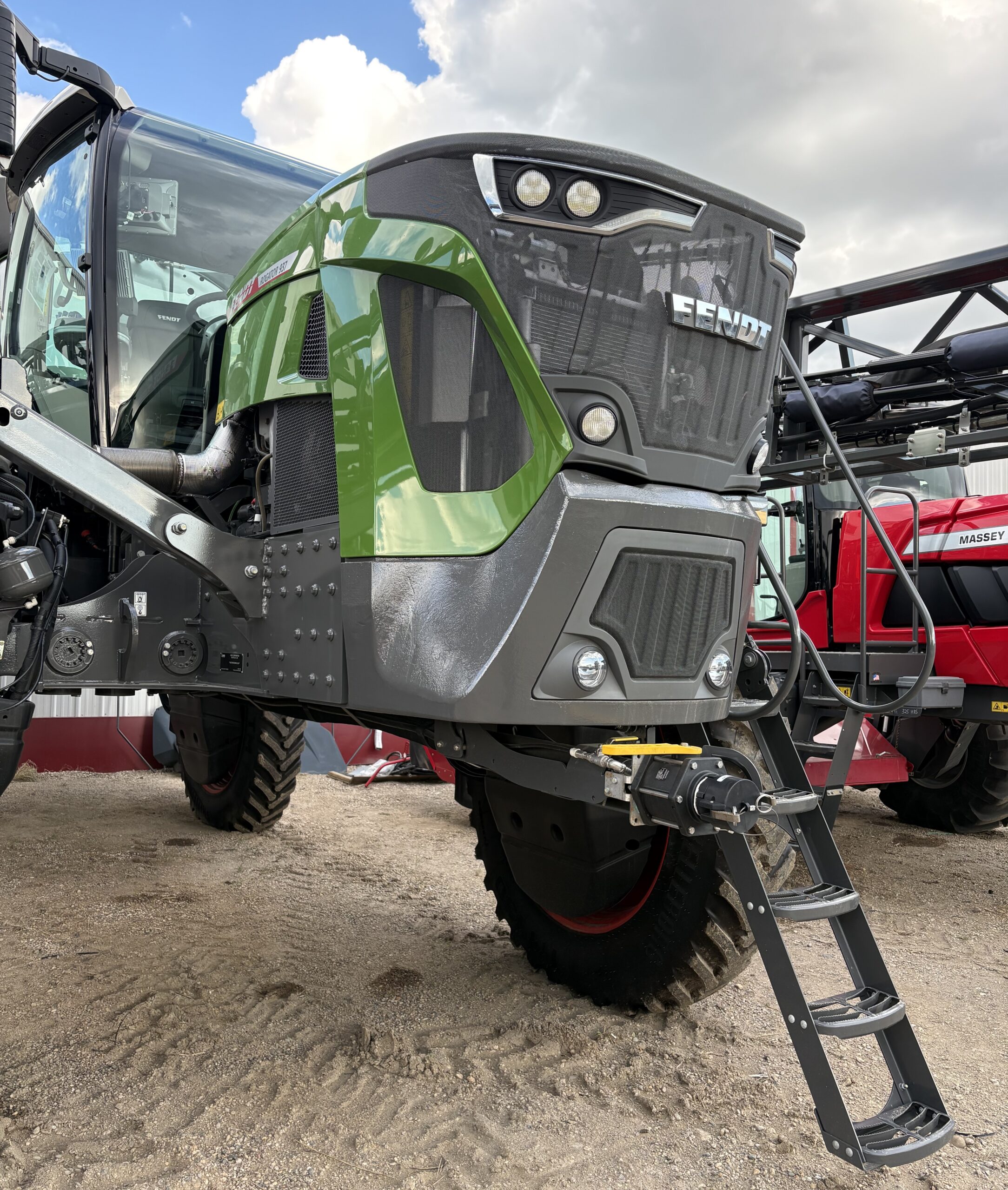 2025 Fendt RoGator 937 Sprayer
